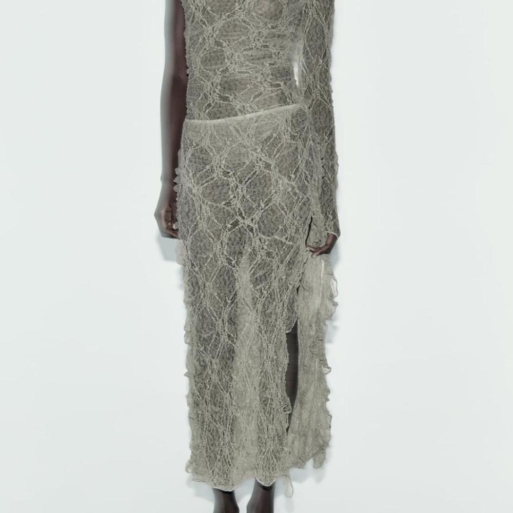 Zara Ruffled Lace Midi Skirt size Large ref 5584/310